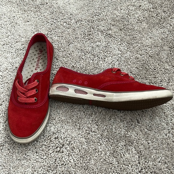 Columbia Vulc N Vent red sneakers - Picture 1 of 10